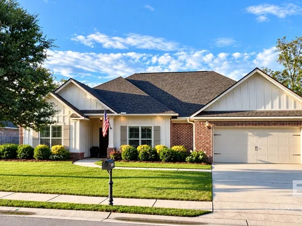 8771 Riverton Ct, Daphne, AL 36526