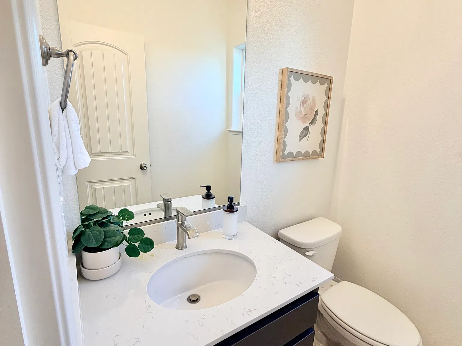 4 bed, 2.5 bath, 1824 sqft, $6,000 — Photo 3