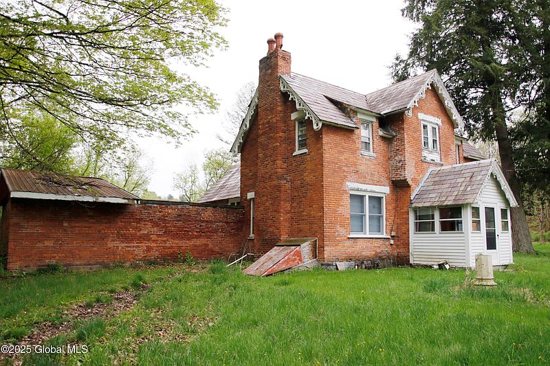 3rd image of 84 Richmond Avenue