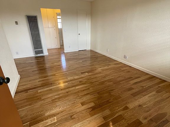 2nd image of 3014 Olive St