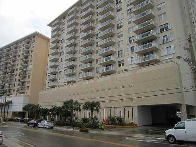 437 Golden Isles Dr Apt 4j, Hallandale Beach, Fl 33009 