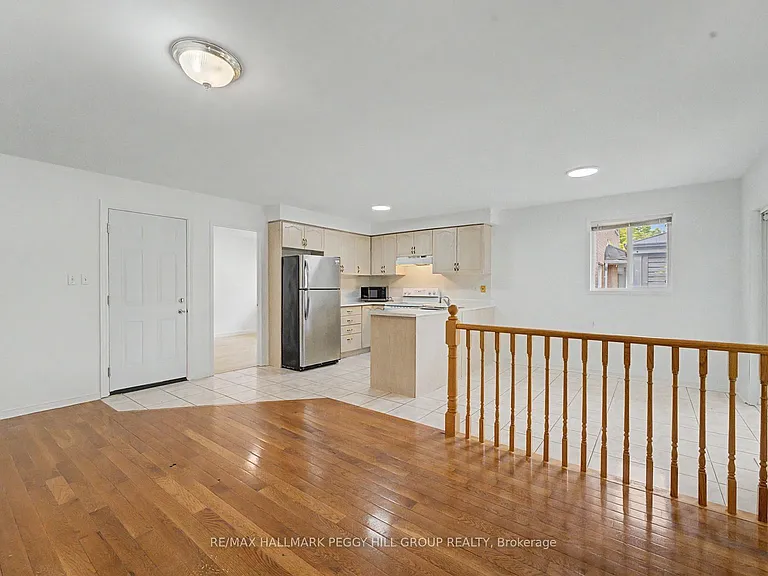 332 Harvie Rd #UPPER — Photo 2