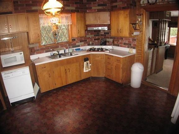 2nd image of 155 Chapin St