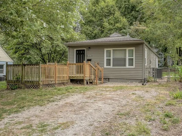 1315 N McCoy St, Independence, MO 64050