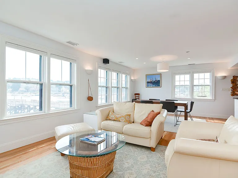 37 Rocky Neck Ave #A — Photo 17
