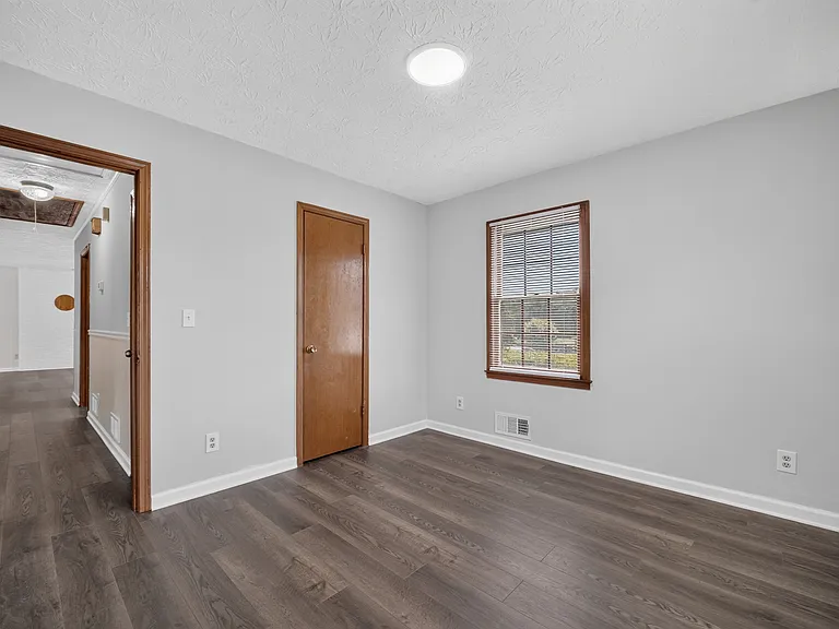 2591 Doc Hughes Rd — Photo 30