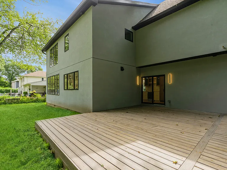 66 E Gramercy Pl — Photo 32