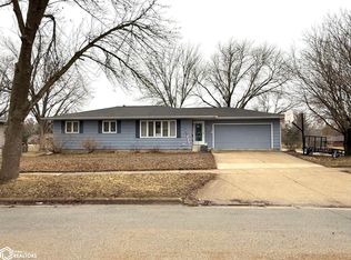 419 W Overmeyer Dr, Algona, IA 50511
