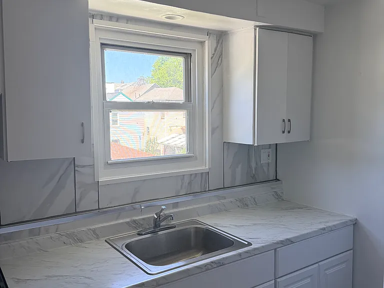 530 S 9th Ave — Photo 2