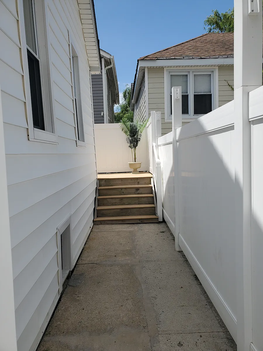 Building Photo - 169A Beach 91st St