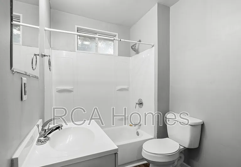 1533 Draper St — Photo 3