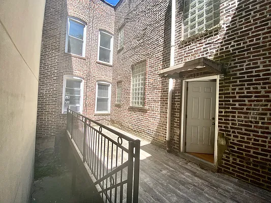 Rented by Compass | media 22