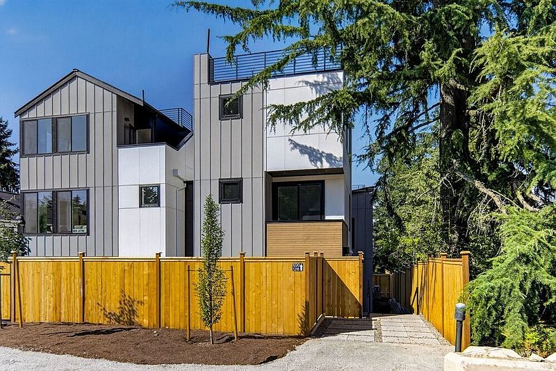 2nd image of 1218 NE 100th Street