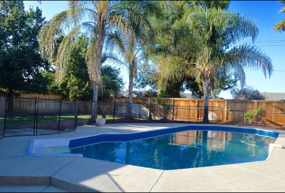 1st image of 1558 Homestead Way