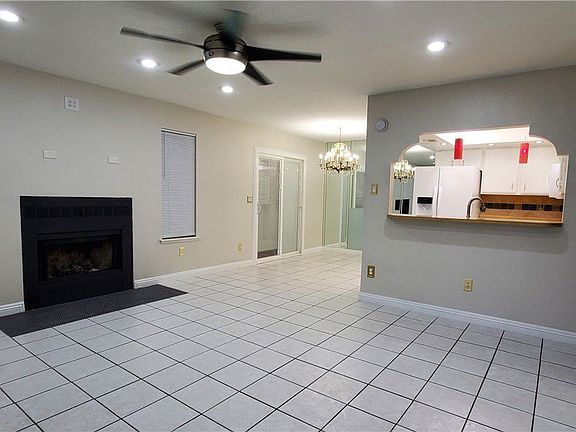2nd image of 5088 Spencer St Unit B
