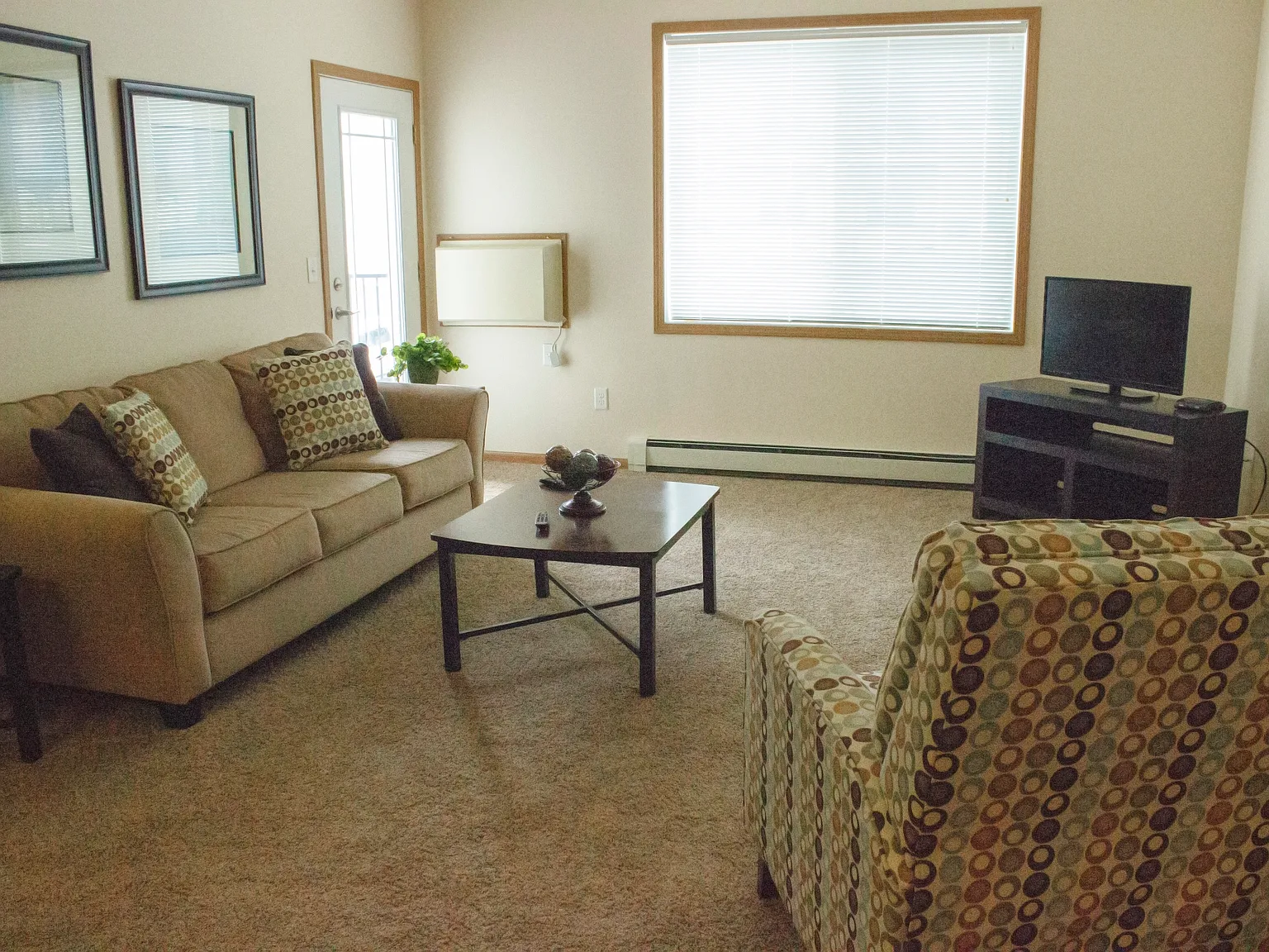 Amber Pointe Apartments — Photo 2
