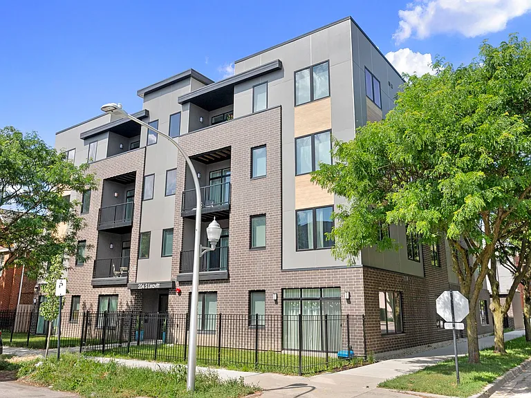 203 S Leavitt St #402 — Photo 1