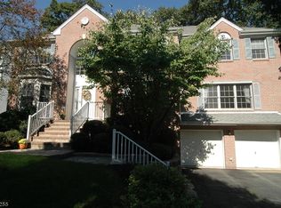 23 Lazarus Dr, Ledgewood, NJ 07852