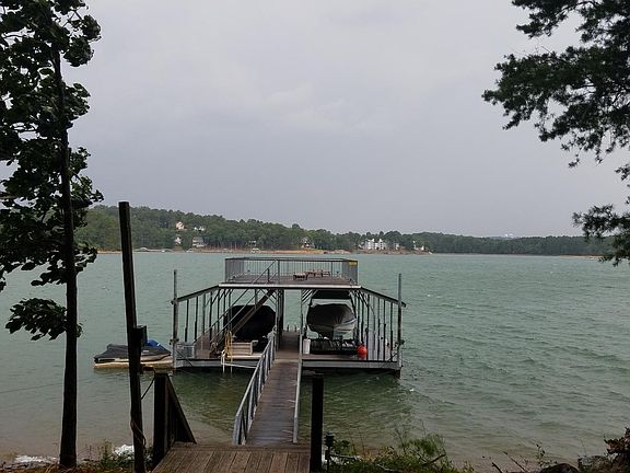 Use of wet boat slip and use of upper deck dock