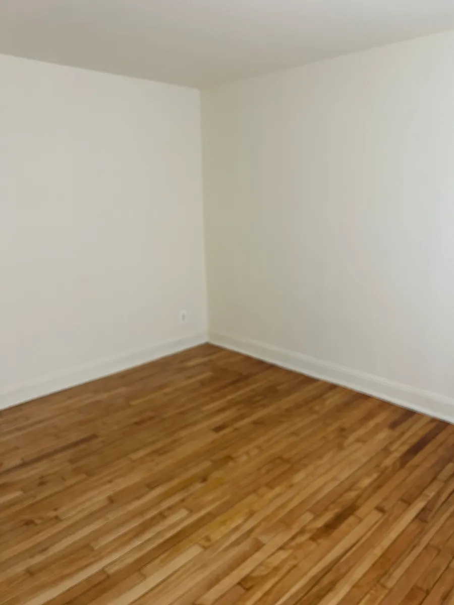 Building Photo - 550 Howard Ave #1A