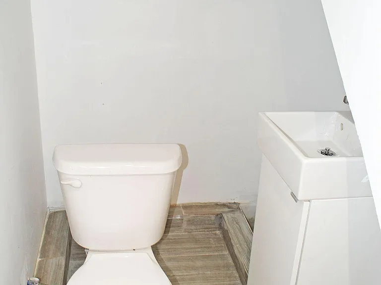 42 Saint Dunstan Dr #STUDIO — Photo 6