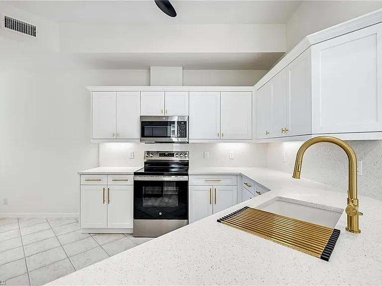 1580 Clermont Dr #L-202 — Photo 11
