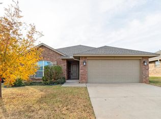 1109 Chestnut Creek Dr, Yukon, OK 73099