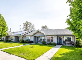 154 S 5th St #10038, Athena, OR 97813