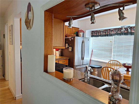 5th image of 1580 4th Ct