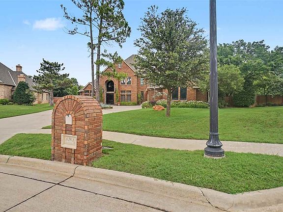 2nd image of 8203 NW Stonebridge Ct