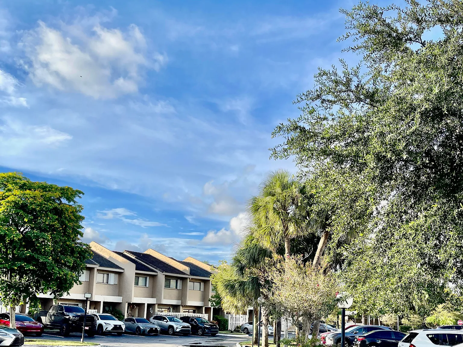 4 bed, 2.5 bath, 1606 sqft, $2,650 — Photo 1