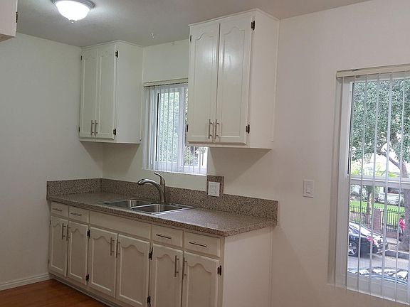 2nd image of 817 N Garfield Ave APT 4