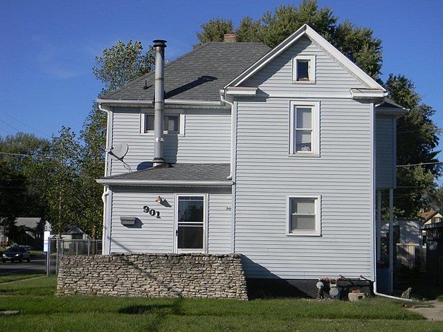 1st image of 901 E Livingston St
