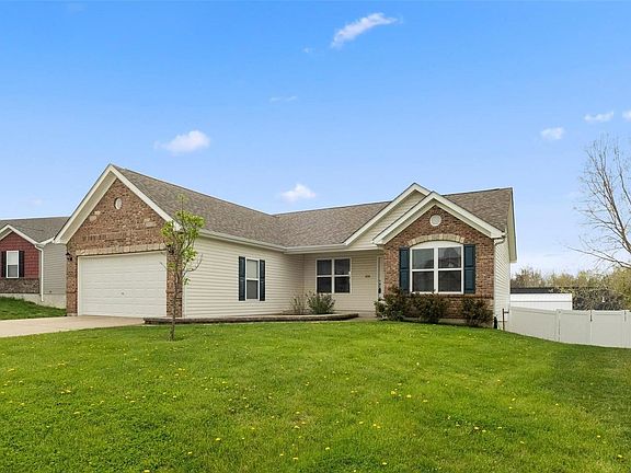 2nd image of 636 Meadowgreen Dr