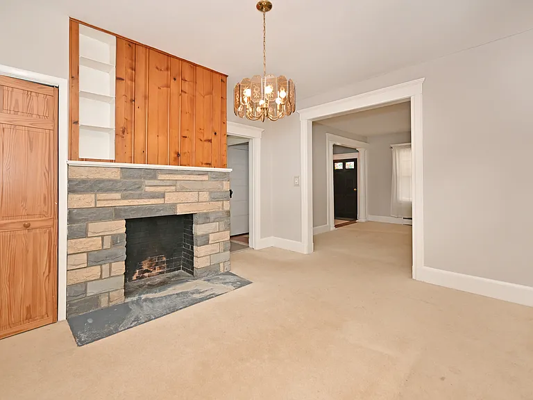 264 Morse Ave — Photo 7