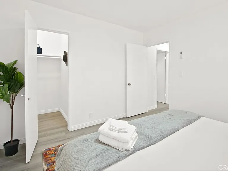 837 S Sierra Vista Ave #G — Photo 14