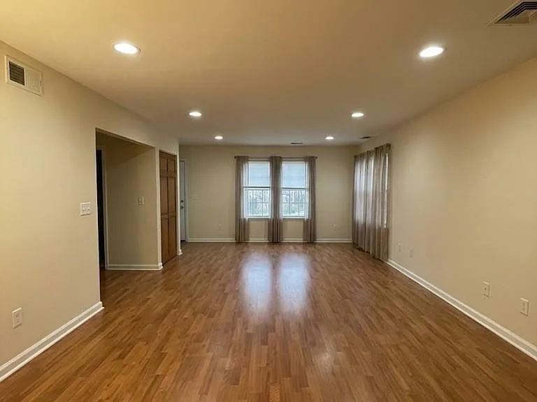156 Pennsylvania Way — Photo 3