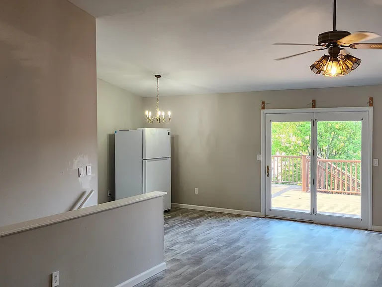 649 Showplace Ct — Photo 5