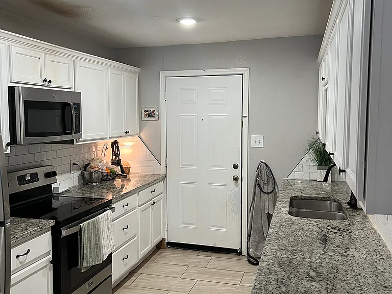 510 NE 18th St #510 — Photo 8