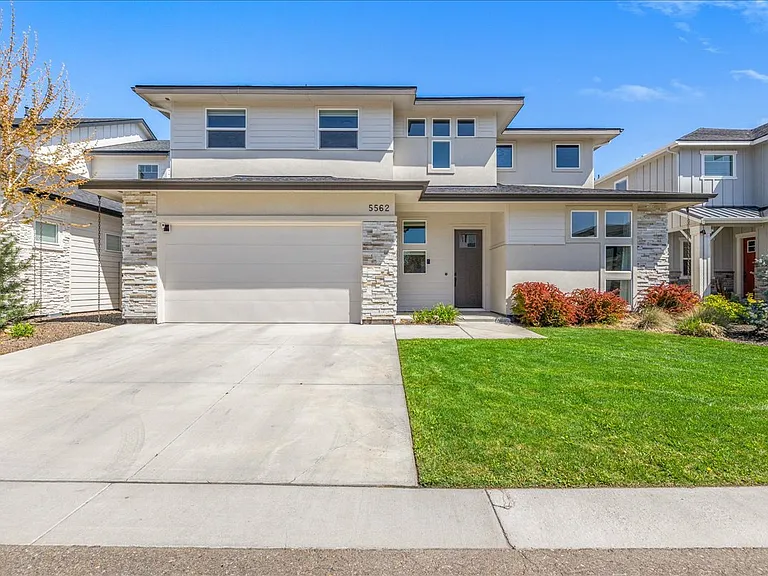5562 S Zaivcla Ave — Photo 1