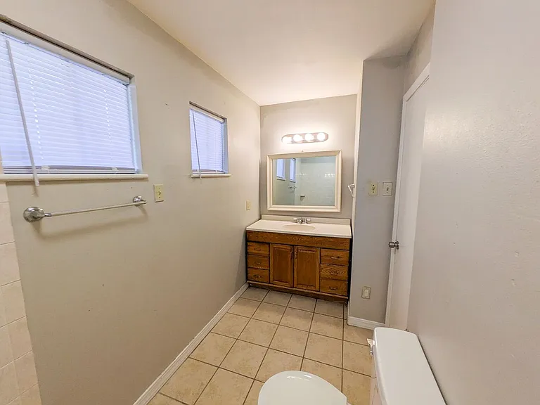 2109 Coronado Pl — Photo 11