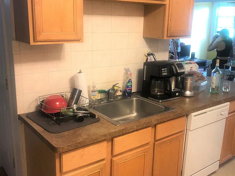 223 Summer St #3R — Photo 2
