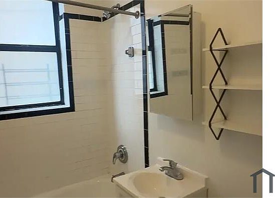 2nd image of 4138 Carpenter Ave
