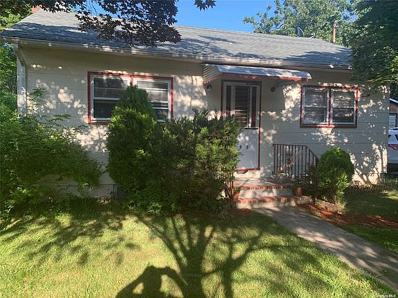 3rd image of 185 Woodside Rd