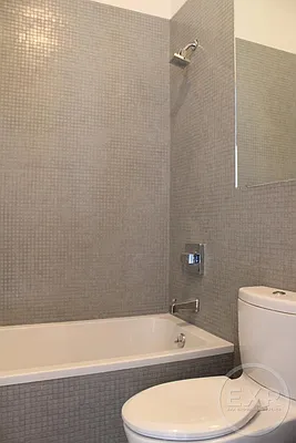 Rented by EXR | media 18