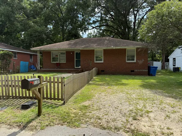 5107 Higgins St, Fayetteville, NC 28303