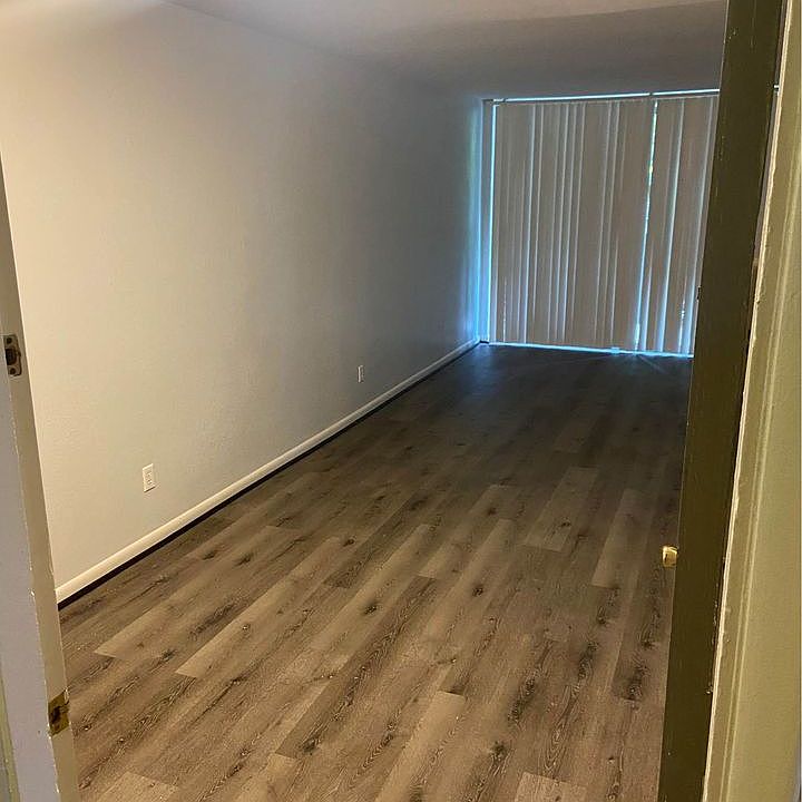 1st image of 1340 18th Ave S #C2