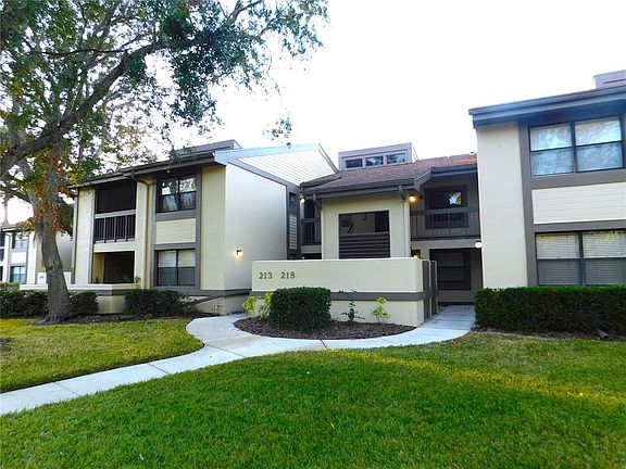4th image of 218 Woodlake Wynde #218