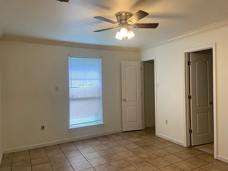2123 Colorado St — Photo 6