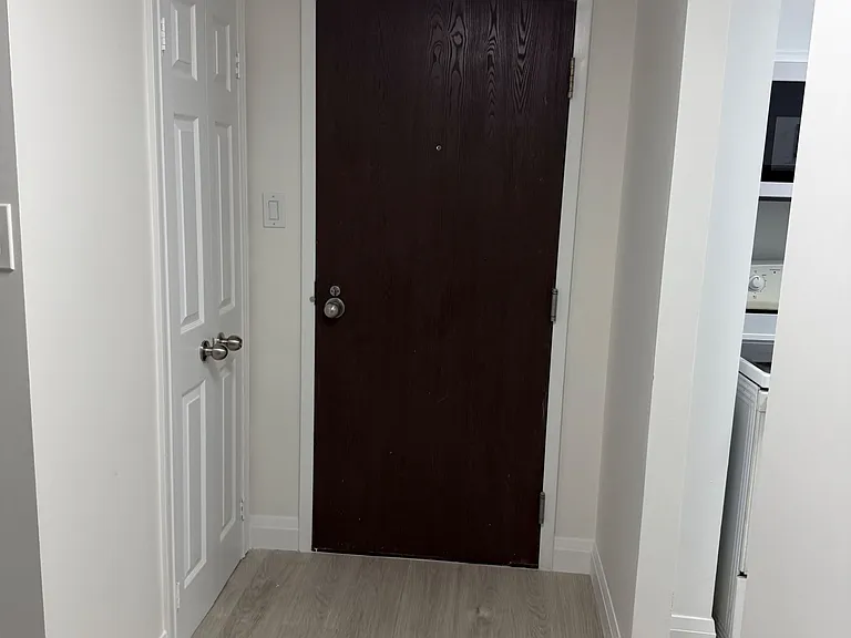 44 Gerrard St W #611 — Photo 3